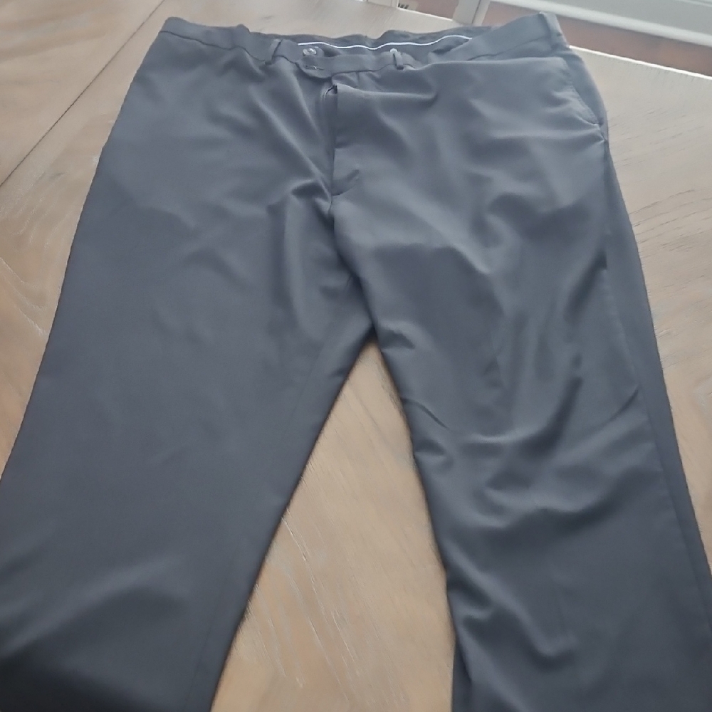 Men's HAGGAR 46X34 GREY DRESS PANTS